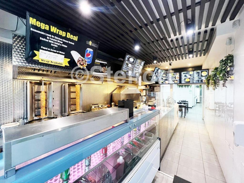 16 Park Rd, London to rent Building Photo- Image 1 of 14