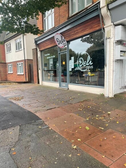 131-137 Green St, Eastbourne to rent - Building Photo - Image 2 of 5