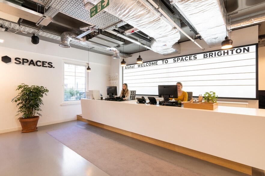 Trafalgar St, Brighton to rent - Interior Photo - Image 2 of 10
