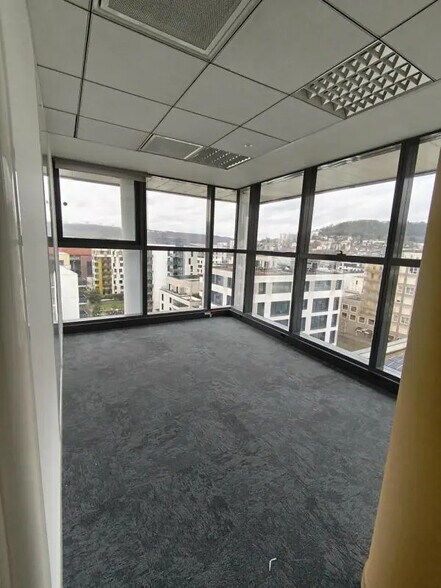 Office in Rouen to rent - Primary Photo - Image 2 of 8