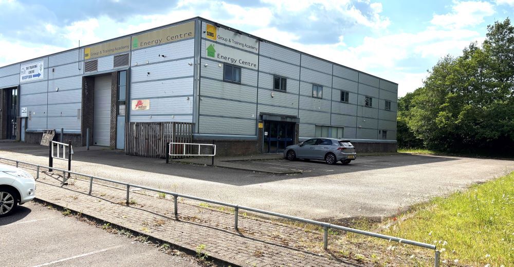 Parc Pontypandy, Caerphilly to rent Building Photo- Image 1 of 3