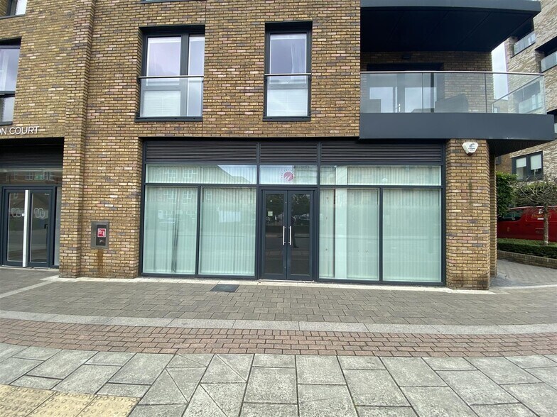 Plough Way, London to rent - Building Photo - Image 1 of 3