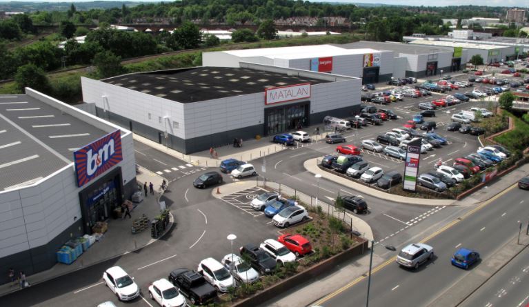 UNit 7 Beck Retail Park, Wakefield for rent - Building Photo - Image 2 of 3