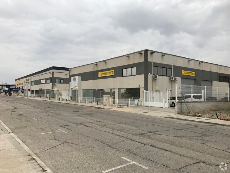 Avenida de los Pocillos, 10, Valdemoro, Madrid to rent - Building Photo - Image 2 of 2