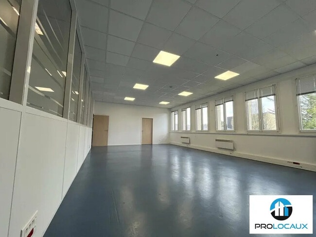 Location Local d'activités 308 m² à 983 m²