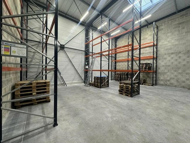 Vente Local d'activités 230 m²