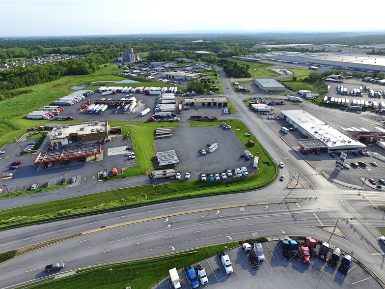 16921 Halfway Blvd, Hagerstown, MD for rent - Aerial - Image 1 of 5