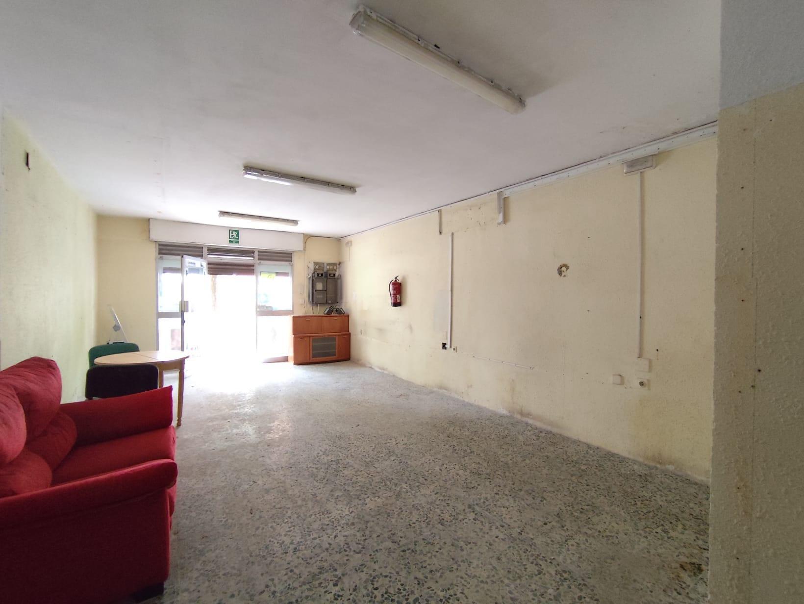 Retail in Santa Perpètua de Mogoda, Barcelona to rent Interior Photo- Image 1 of 4