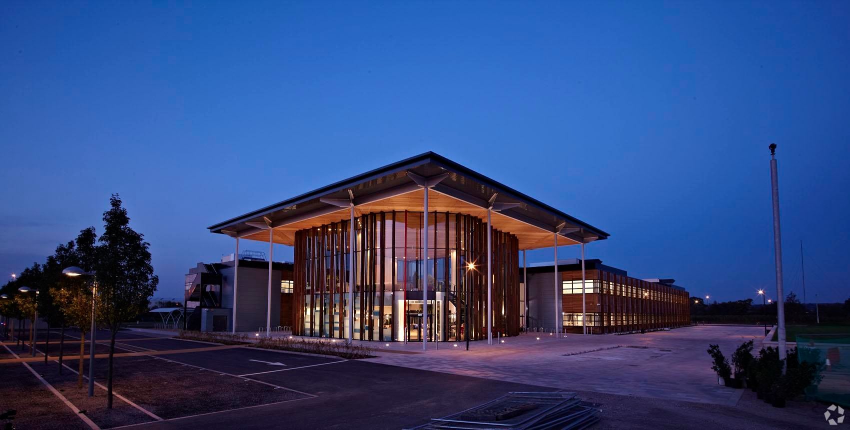 Dirac Cres, Bristol to rent Building Photo- Image 1 of 8