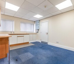 Briar Clos, Evesham to rent Interior Photo- Image 2 of 7