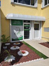 833-839 SE 8th Ave, Deerfield Beach, FL for rent Building Photo- Image 2 of 9