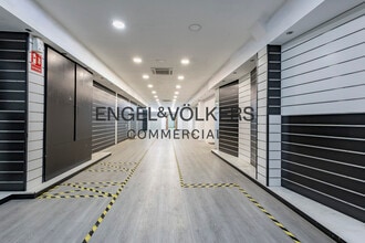 Retail in Barcelona, Barcelona to rent Interior Photo- Image 2 of 16