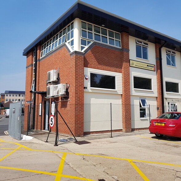 Lower Cherwell St, Banbury to rent - Building Photo - Image 2 of 4