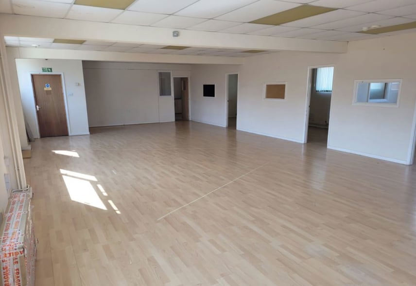 47 Broad St, Banbury for sale - Interior Photo - Image 3 of 5