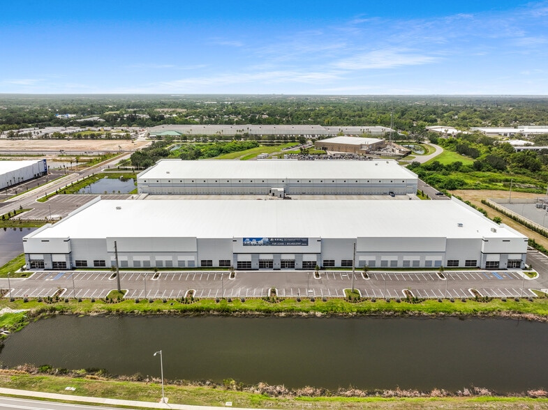 4506 24th Street E, Bradenton, FL to rent - Building Photo - Image 3 of 8