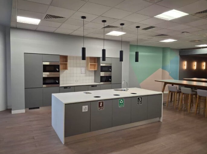 Basingstoke Rd, Reading to rent Interior Photo- Image 1 of 8