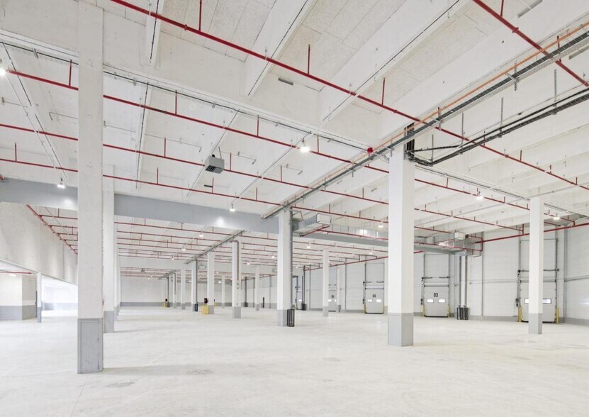 Industrial in Gennevilliers to rent - Building Photo - Image 2 of 10