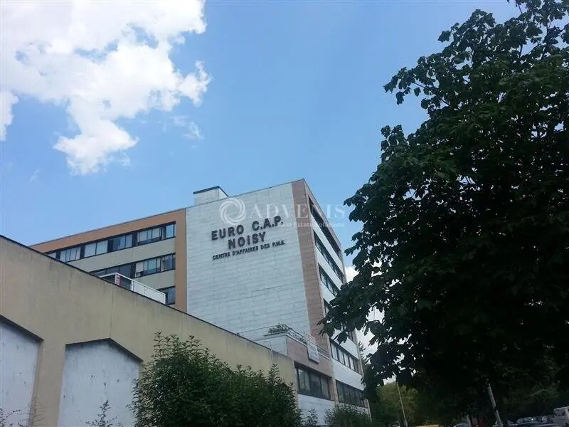 Office in Noisy-le-Grand to rent Building Photo- Image 1 of 6