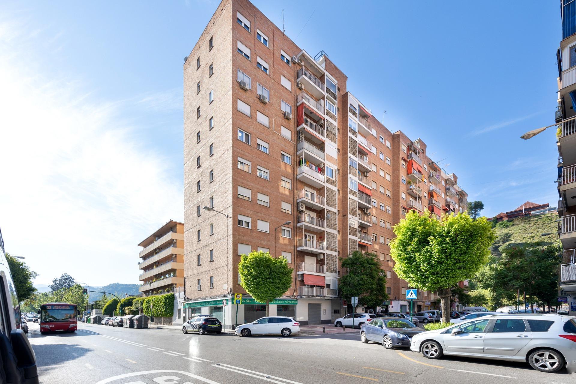Retail in Las Gabias for sale Building Photo- Image 1 of 25