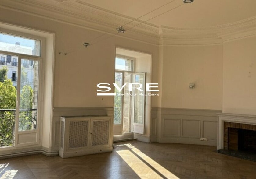 Office in Marseille to rent - Interior Photo - Image 2 of 12