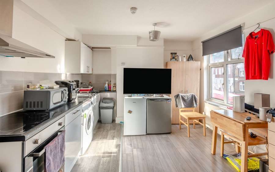 199 Eltham High St, London for sale - Building Photo - Image 3 of 4