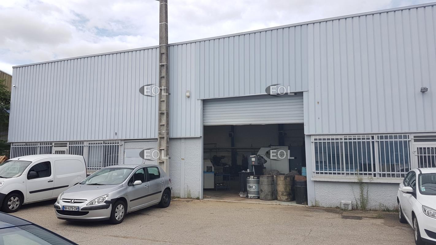 Industrial in Chassieu to rent Building Photo- Image 1 of 8