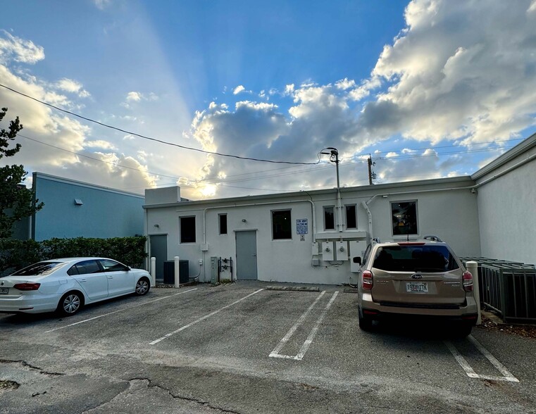 2800 S Dixie Hwy, West Palm Beach, FL for rent - Building Photo - Image 3 of 3