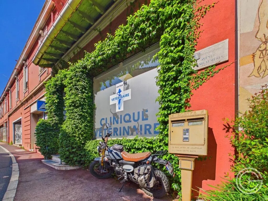 Location Commerce 150 m² - Photo 1