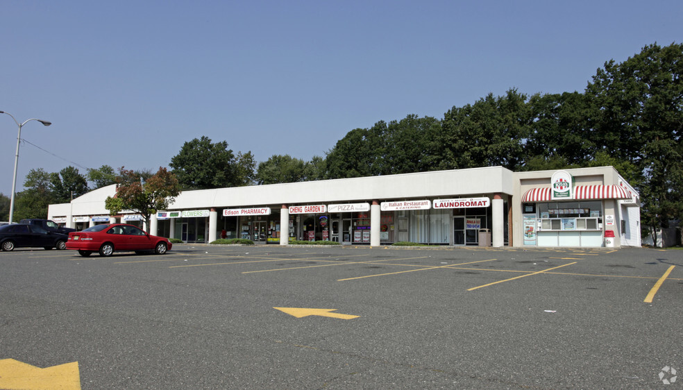 2303 Woodbridge Ave, Edison, NJ for rent - Building Photo - Image 2 of 4