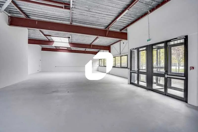 4 Avenue De Norvège, Villebon-sur-Yvette to rent - Building Photo - Image 3 of 27