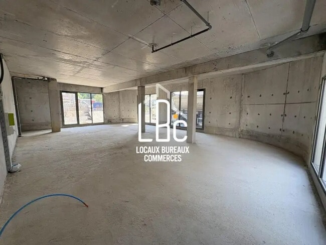 Location Commerce 112 m²