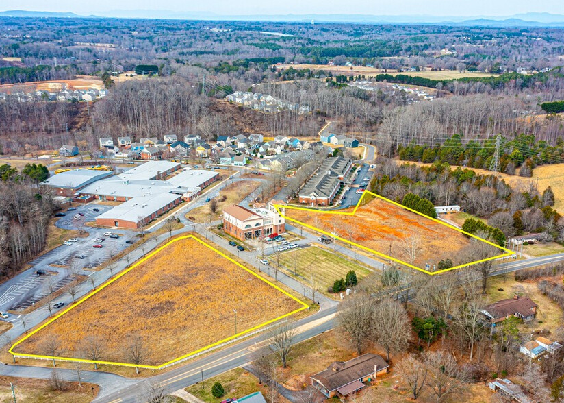 1840-1844 Village Square NW, Conover, NC for sale - Building Photo - Image 1 of 2