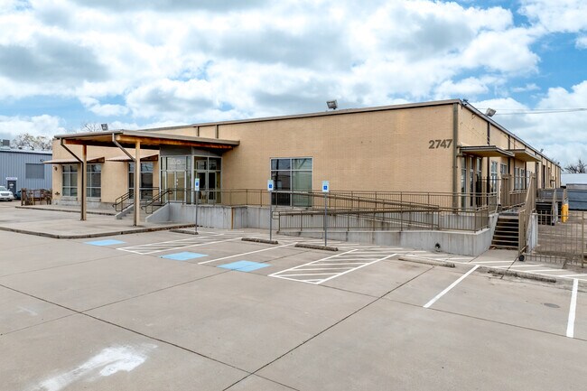 More details for 2747 Oakland Ave, Garland, TX - Industrial to Rent
