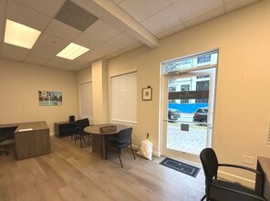 424 Luna Bella Ln, New Smyrna Beach, FL to rent Interior Photo- Image 2 of 8