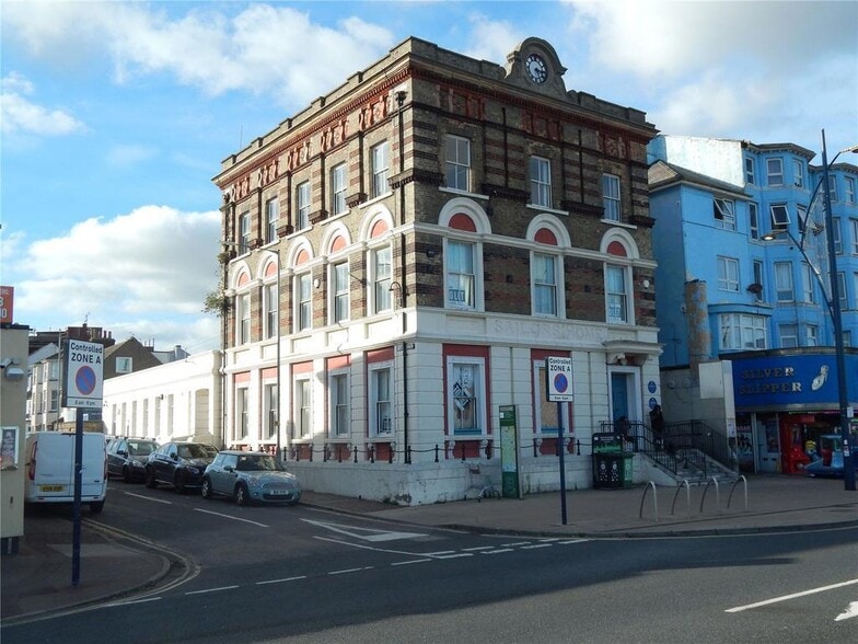 25 Marine Parade, Great Yarmouth to rent - Building Photo - Image 1 of 4