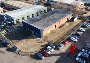 7 Bilton Rd, Chelmsford to rent Building Photo- Image 1 of 7