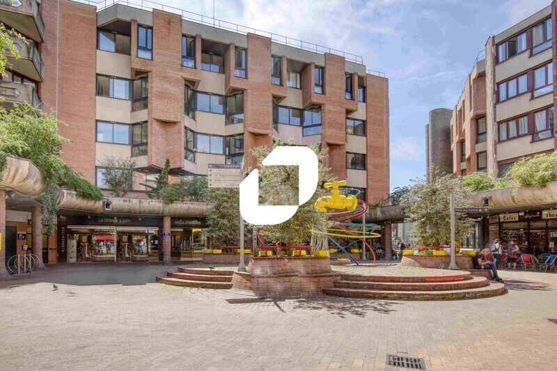 8 Place De La Fontaine, Cergy for sale Building Photo- Image 1 of 19