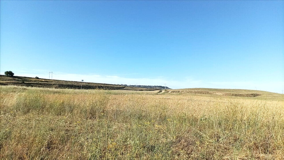Carretera Salamanca, Simancas, Valladolid for sale - Primary Photo - Image 3 of 11