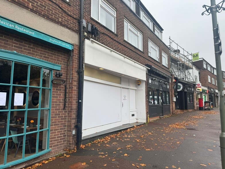 11 Station Parade, Virginia Water to rent - Building Photo - Image 2 of 7