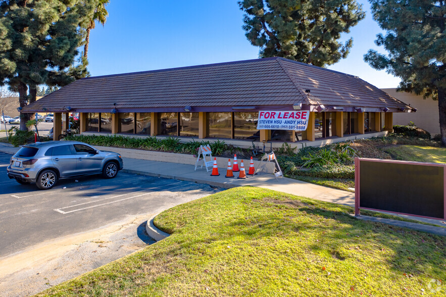 306 N Azusa Ave, Covina, CA for rent - Building Photo - Image 1 of 8