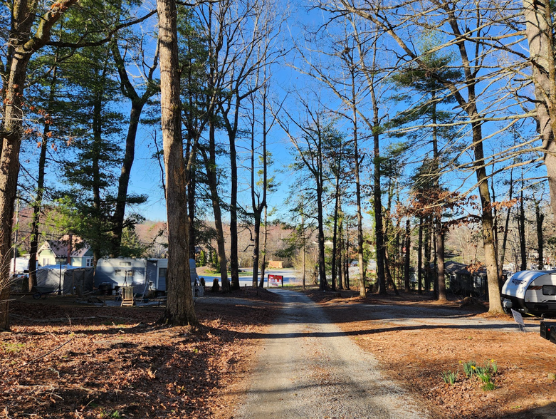 2853 Chimney Rock Rd, Hendersonville, NC for sale - Building Photo - Image 3 of 7