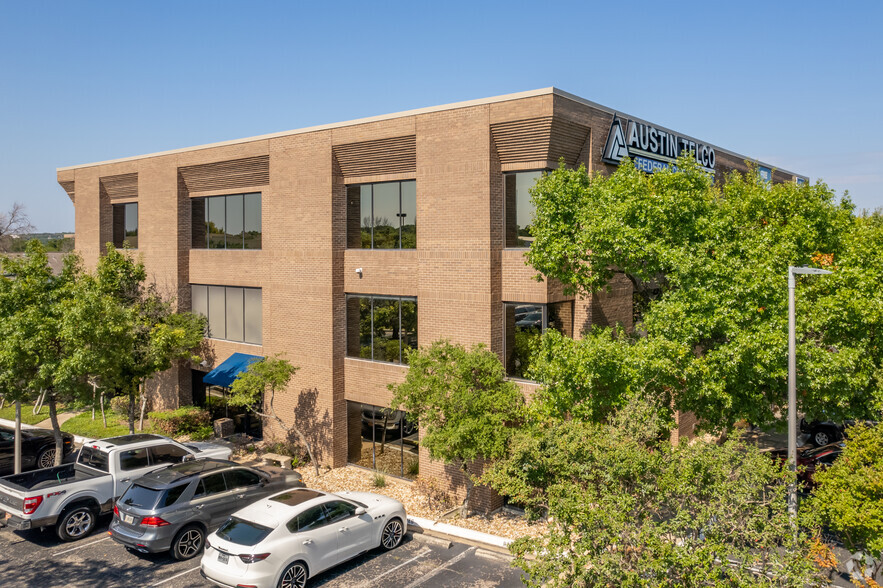 8929 Shoal Creek Blvd, Austin, TX for rent - Building Photo - Image 2 of 4