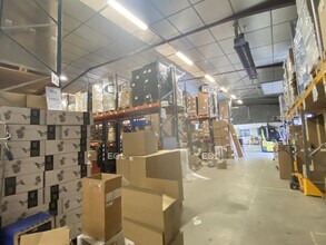 Industrial in Chassieu to rent Interior Photo- Image 1 of 11