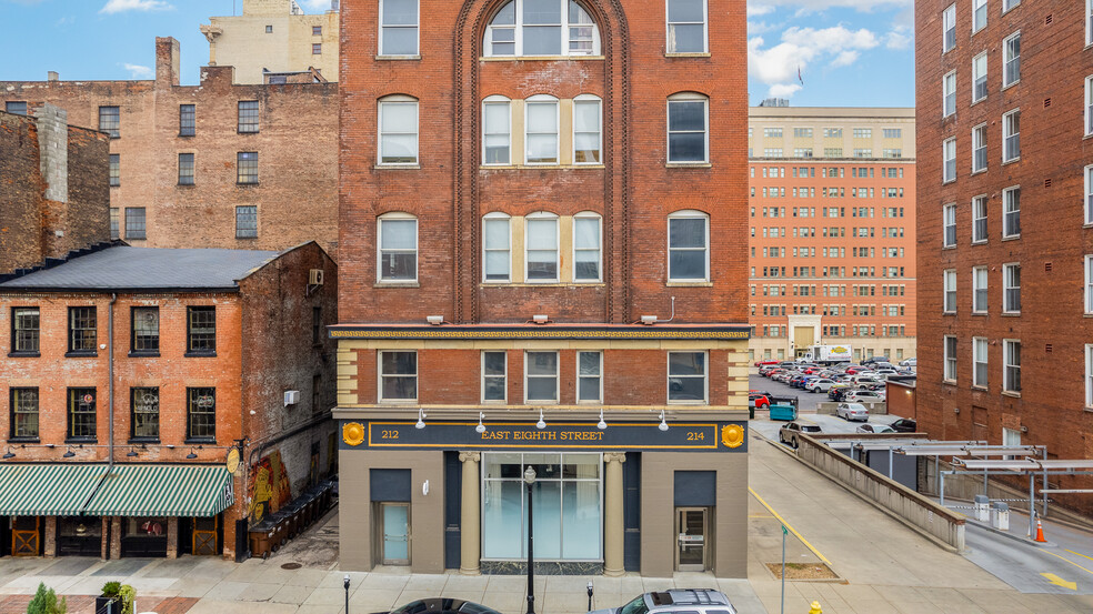 212-214 E 8th St, Cincinnati, OH for rent - Building Photo - Image 1 of 9