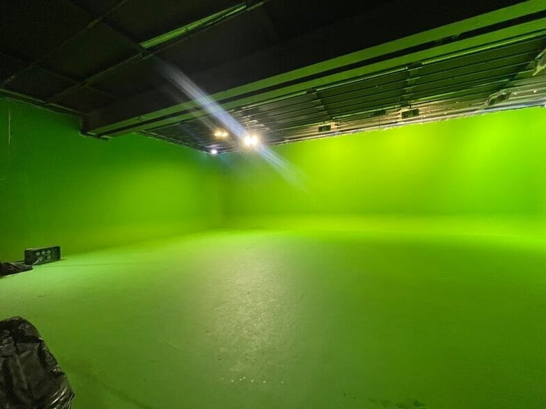 Light Industrial in Ivry-sur-Seine for sale - Building Photo - Image 3 of 15