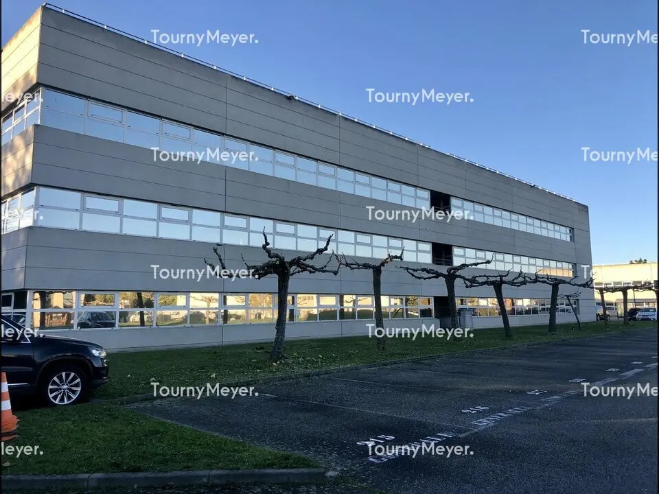 Location Bureaux 400 m² à 1 608 m² - Photo 1
