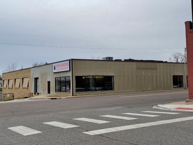 301 N Milt Phillips Ave, Seminole, OK for sale - Building Photo - Image 3 of 3