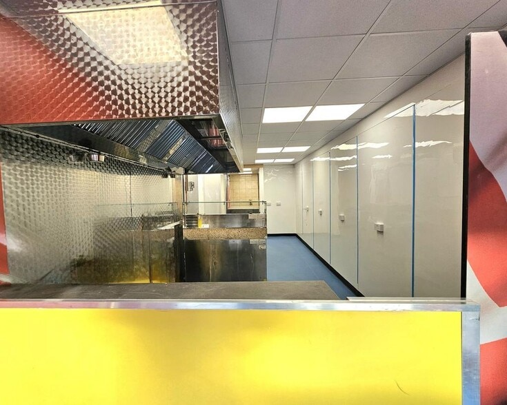 22 Holmeside, Sunderland to rent - Building Photo - Image 1 of 4