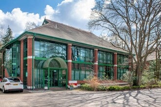 Buckhurst Rd, Ascot to rent Building Photo- Image 2 of 11