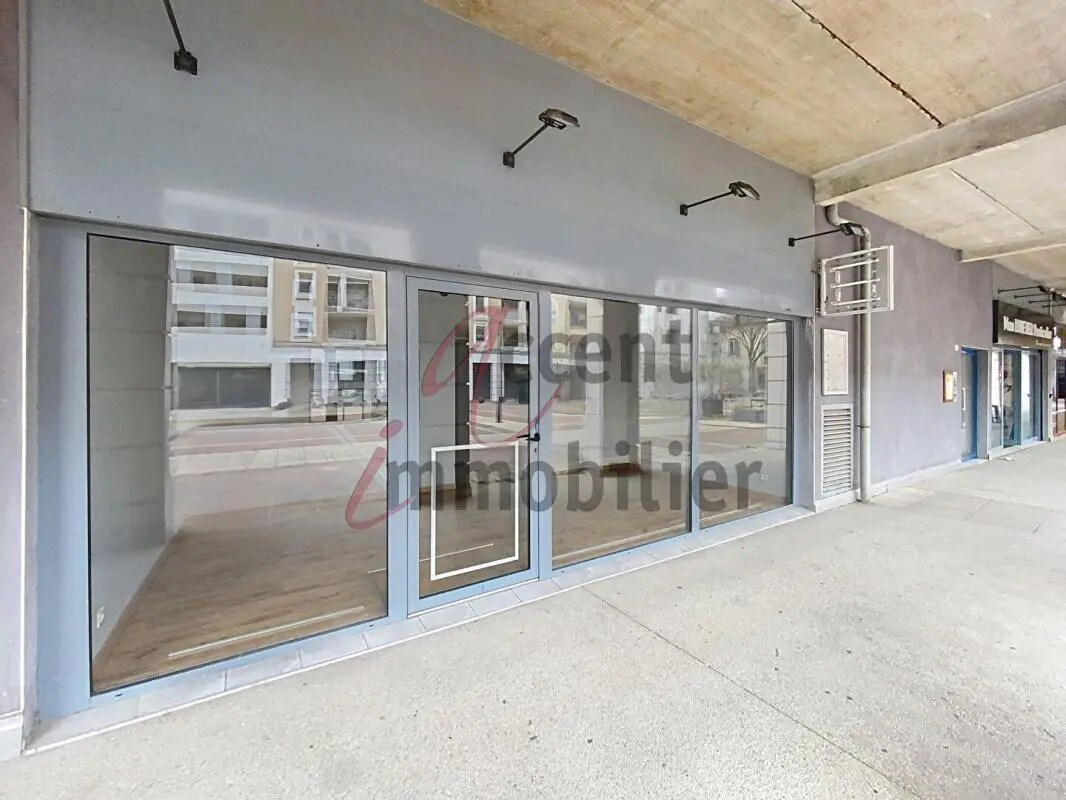 Retail in Cavaillon for sale Building Photo- Image 1 of 8